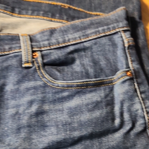 Medium Wash Men's Blue Jeans - Picture 3 of 7